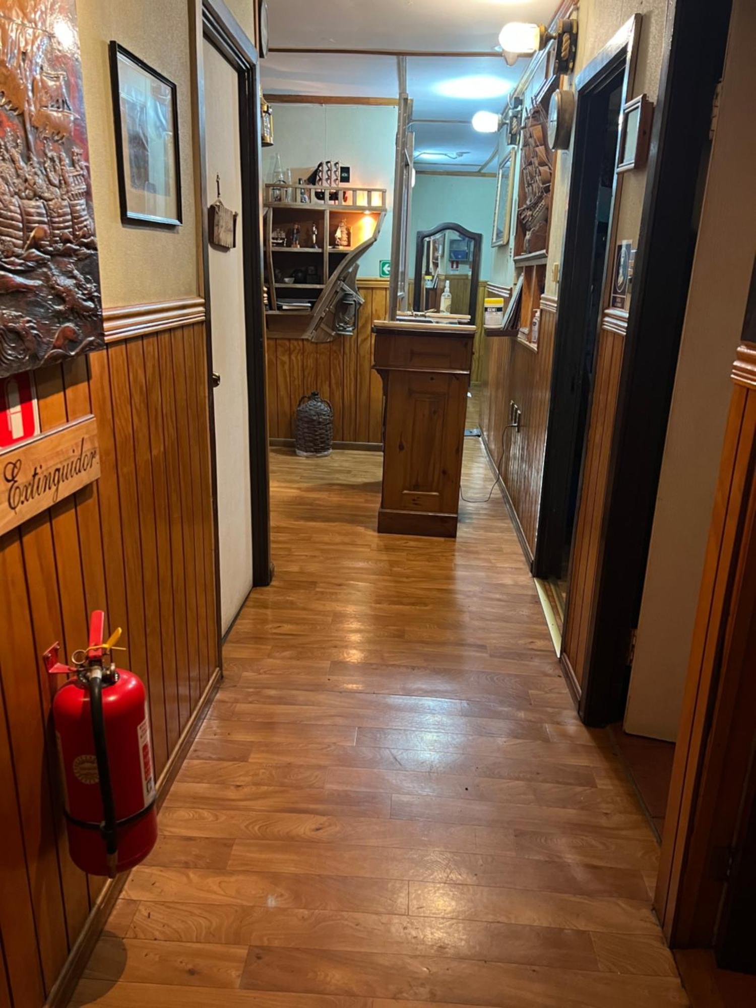 Hostal Victoria Пунта-Аренас Екстер'єр фото